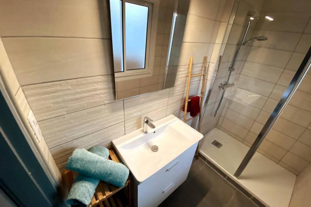 T2 Cosy Sur Aix Apartment *
